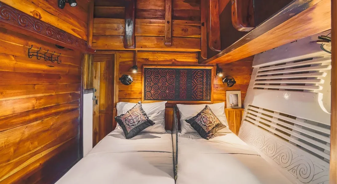 Double convert twin cabin