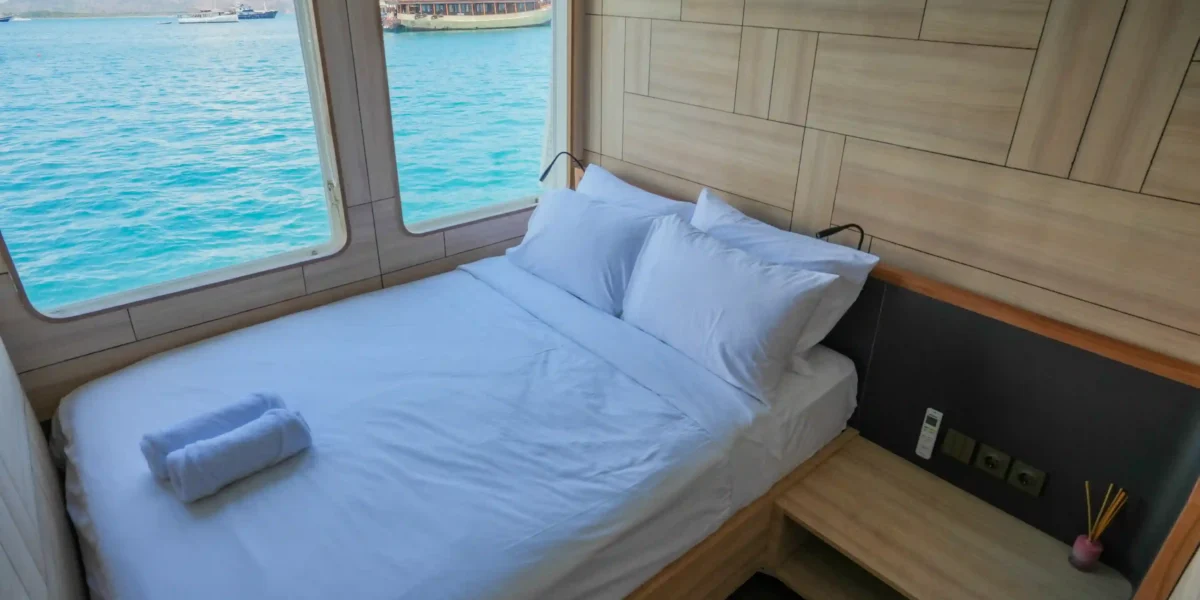 Lamalera Room | Mosalaki Yacht Cruise Phinisi | Komodo Luxury